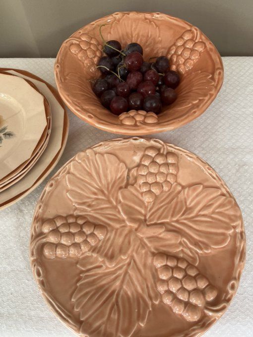 Coupe à fruits, plat égouttoir raisons en barbotine, What's By vincent cadeaux