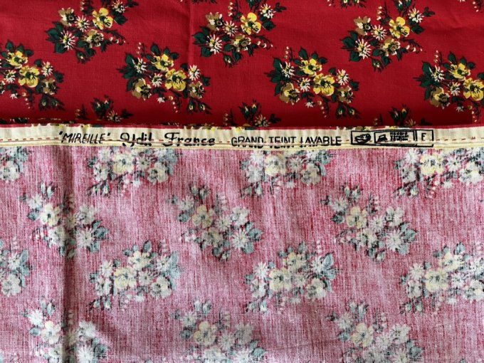 Coupons de Tissu vintage, fond rouge fleuri, Mireille, Ydil, France, Années 60/70