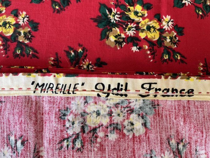 Coupons de Tissu vintage, fond rouge fleuri, Mireille, Ydil, France