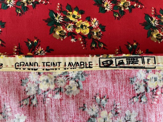 Coupons de Tissu vintage, fond rouge fleuri, Mireille, Ydil, France