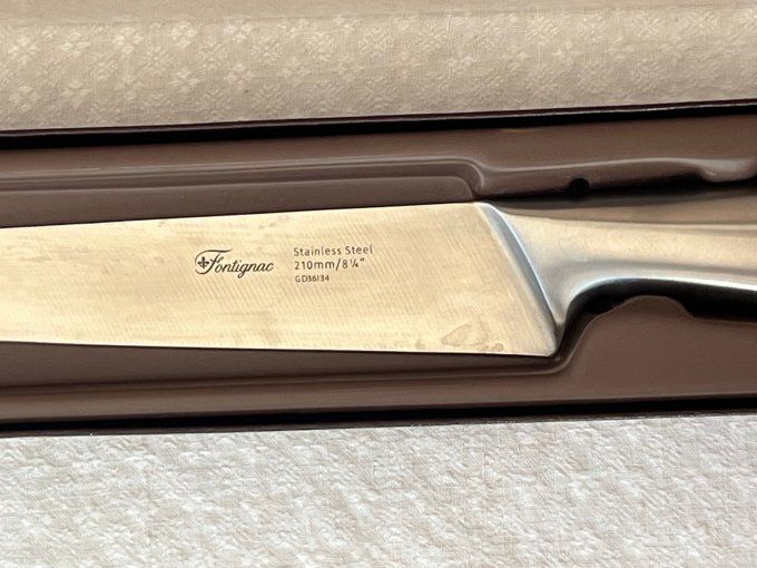 Couteau de cuisine, à trancher, en inox,  210 mm. Neuf en boîte