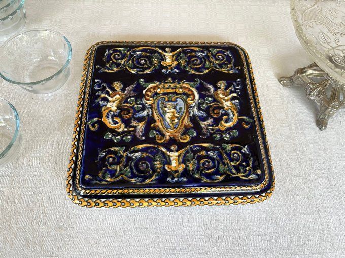 Dessous de plat GIEN décor renaissance italienne faïence Bleue 1938/1960