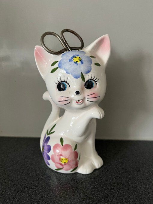 Dévidoir à ficelle, chat en faïence au décor floral, vintage
