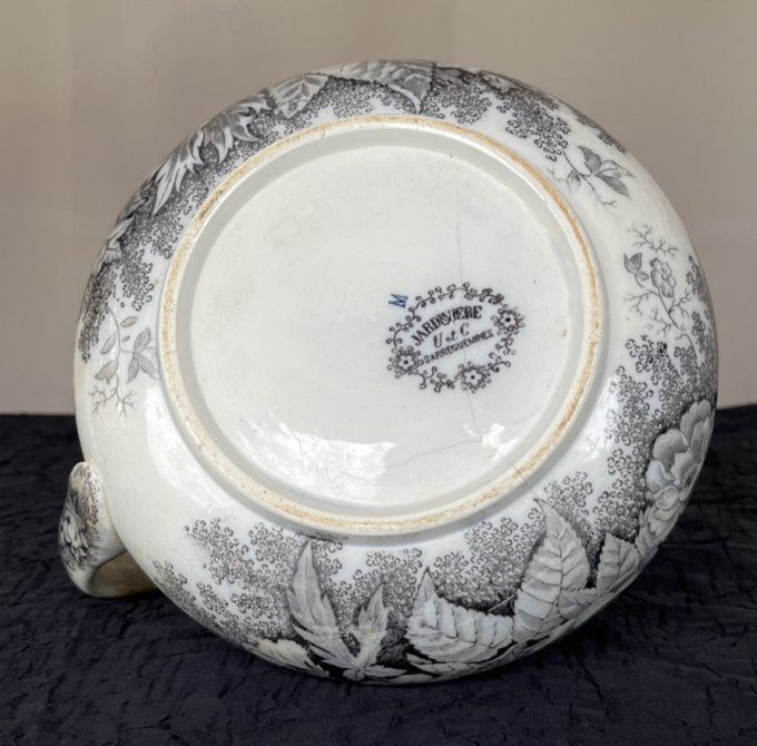 Broc de toilette ancien Sarreguemines - Modèle "Jardinière" - Décor gris/noir, fin du XIXe siècle. 