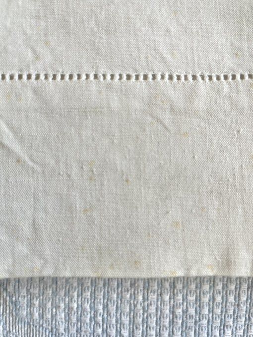 Drap ancien en métis brodé SM, pour grand lit