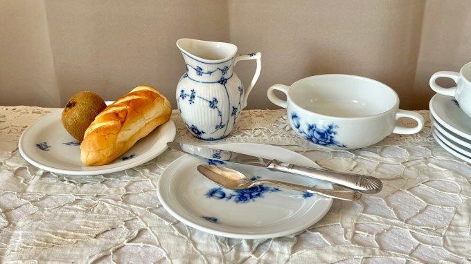 Duo, 1 bol + 1 assiette, décor floral bleu, porcelaine blanche Rosenthal Studio-linie, Germany