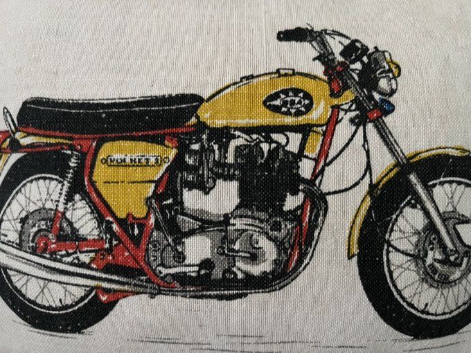 Duo de coussins vintage 1973 motos de collection Honda CB 750 & BSA Rocket 3