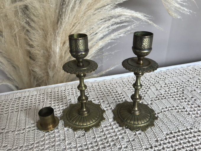 Duo de petits bougeoirs en laiton
