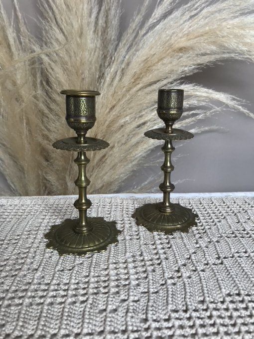 Duo de petits bougeoirs en laiton