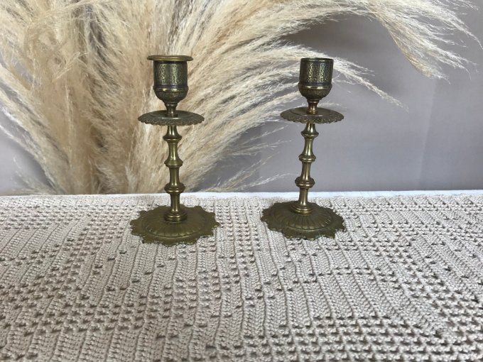 Duo de petits bougeoirs en laiton