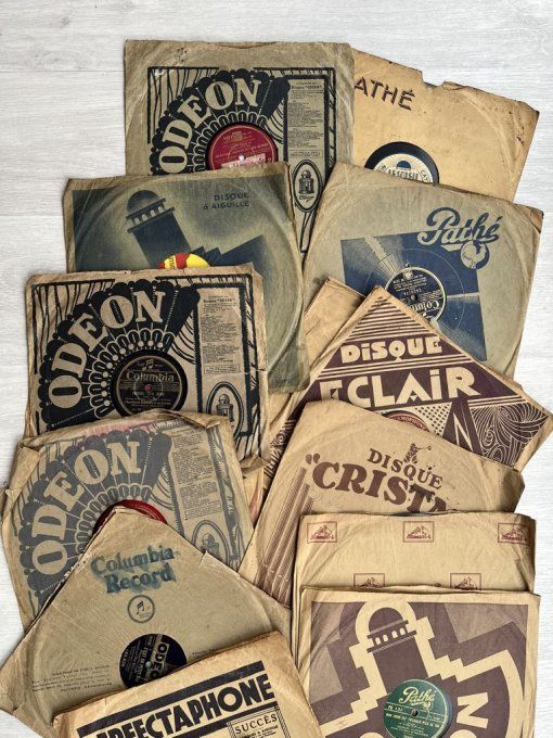 Lot Importants de Disques Anciens 78 Tours et Pochettes Illustrées