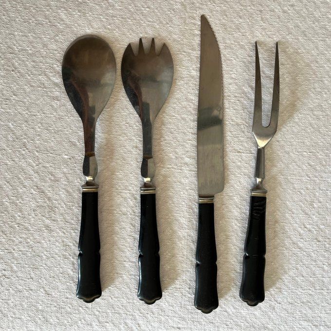 Écrin de couverts anciens, couteaux de table et à dessert et couverts de service