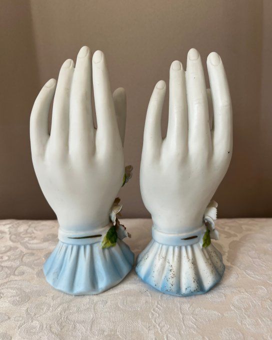 Ensemble de 2 Mains baguiers / petits vases en biscuit, Vintage