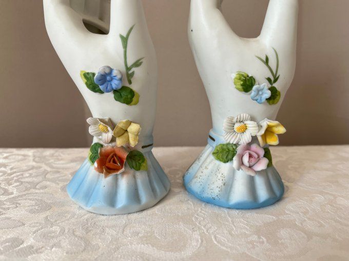 Ensemble de 2 Mains baguiers / petits vases en biscuit, Vintage