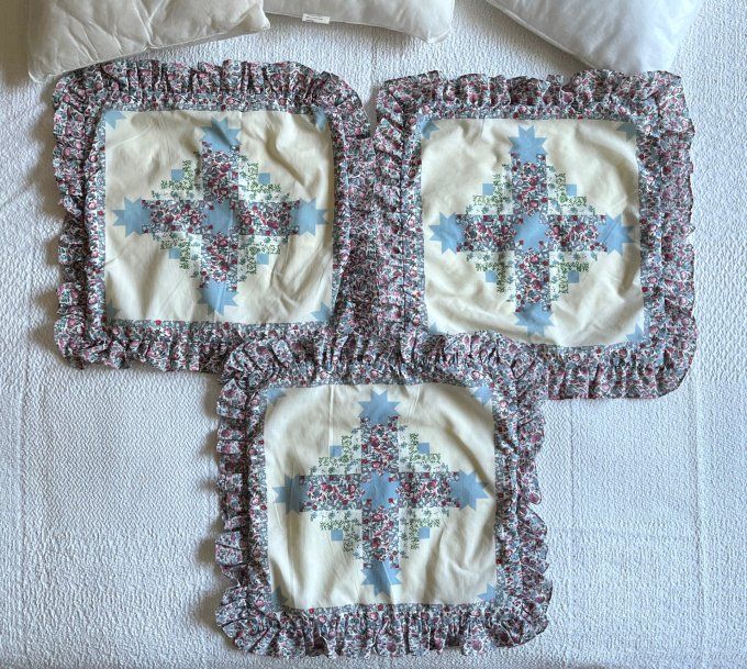 Ensemble de 3 coussins avec jolies housses fleuries, Style Patchwork Floral, Shabby Chic / Campagne