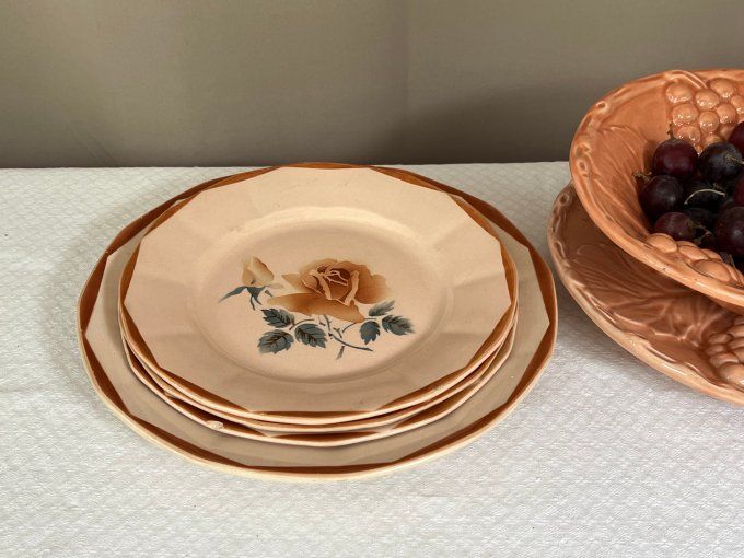 Ensemble de table, 3 assiettes et 1 plat, assiettes Digoin Sarreguemines, modèle 9181