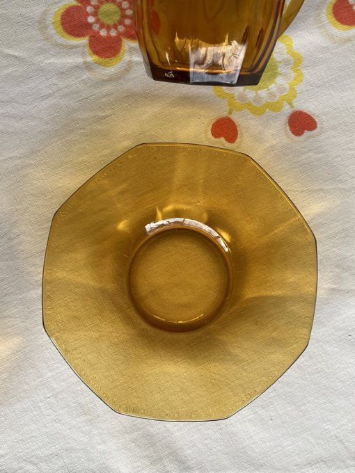 Ensemble de tasses à café et soucoupes en verre ambré Vereco, Vintage, modèle rare !