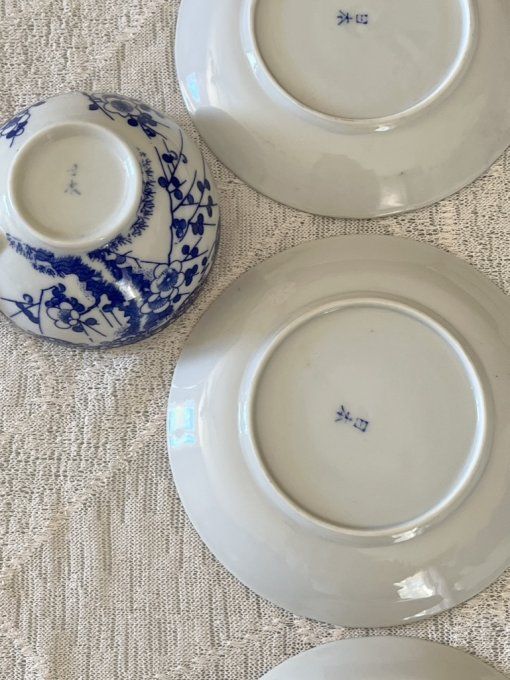 Ensemble de tasses et sous-tasses vintage en porcelaine fine Japonaise, décor de fleurs de cerisiers