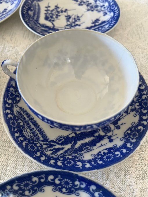 Ensemble de tasses et sous-tasses vintage en porcelaine fine Japonaise, décor de fleurs de cerisiers