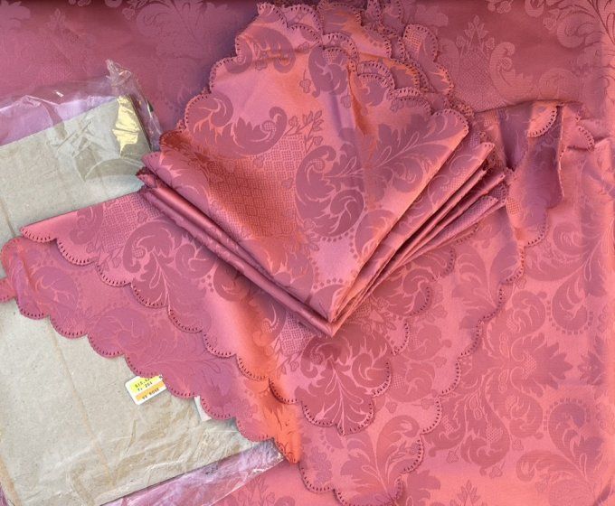 Ensemble Neuf, Linge de Table Jacquard Vieux Rose - Grande Nappe rectangle et 9 Serviettes Assorties