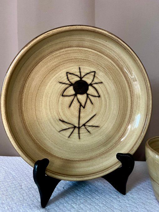 Ensemble vintage, Saladier et plat signé par le céramiste E. Masson, décor floral stylisé
