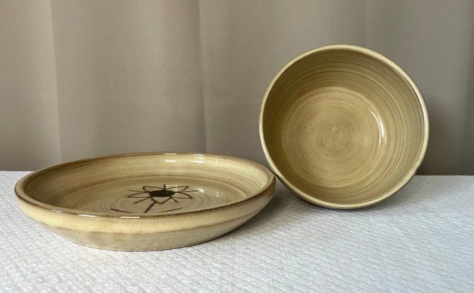 Ensemble vintage, Saladier et plat signé par le céramiste E. Masson, décor floral stylisé