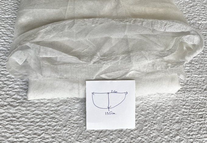 Ancien voile de mariée vintage en tulle blanc - Forme demi-lune - 