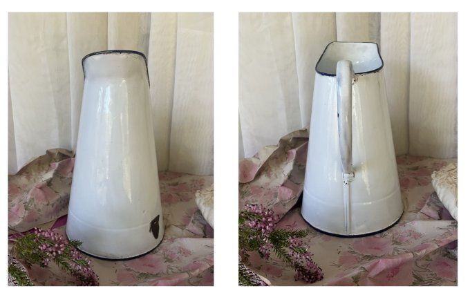 Grand broc ancien émaillé – Blanc et Bord Bleu – Décoration Campagne Chic