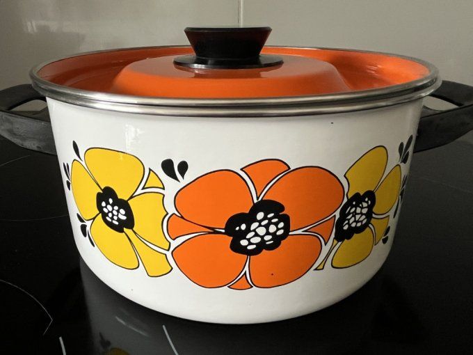 Faitout émaillée à fleurs oranges et jaunes, vintage
