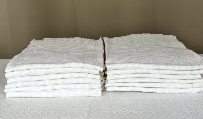 12 Serviettes de toilette blanches, nid d'abeille, brodées NR, Neuves