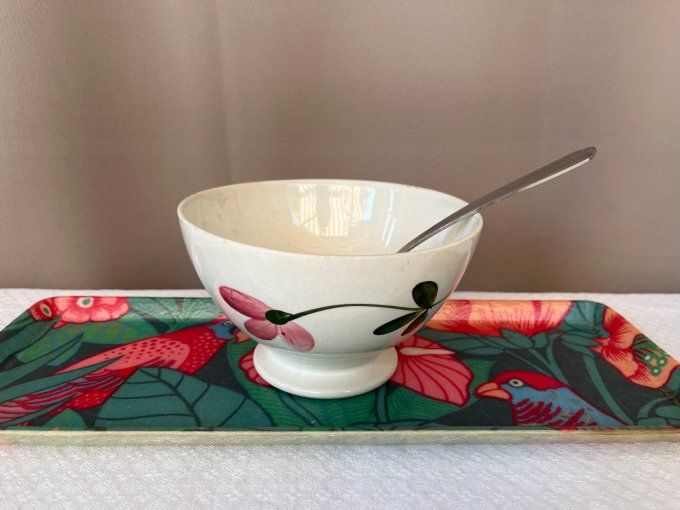 Grand bol ancien, décor fleur