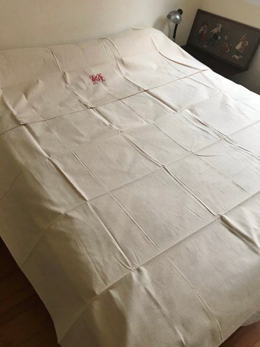 Grand Drap en métis ajouré, initiale brodé M