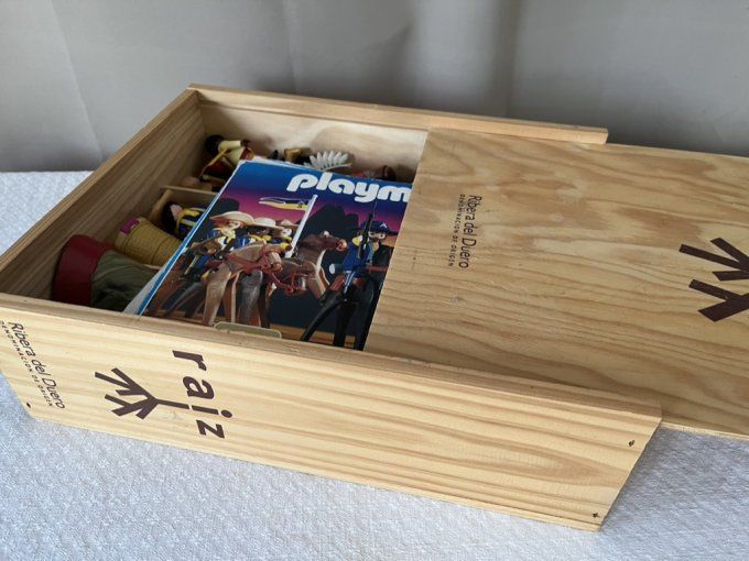 Grand Lot PLAYMOBIL VINTAGE Figurines et Chevaux Western avec Accessoires