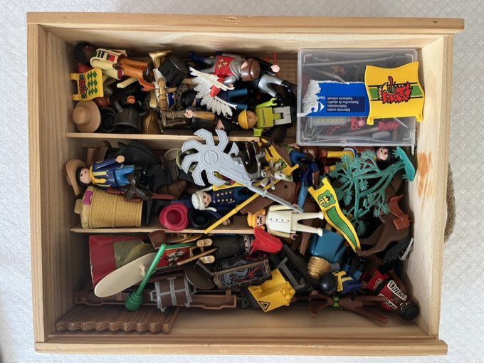 Grand Lot PLAYMOBIL VINTAGE Figurines et Chevaux Western avec Accessoires