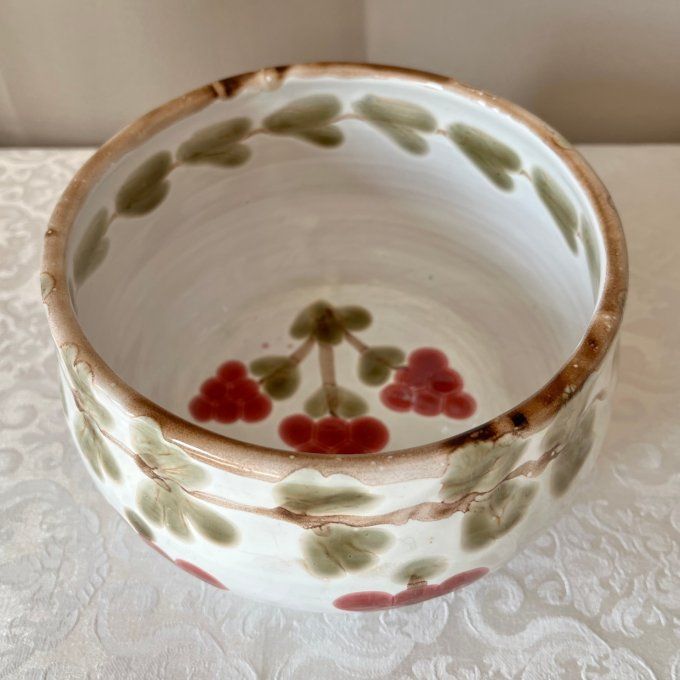 Grand saladier vintage en terre cuite émaillée, motif de fruits, signé BBB