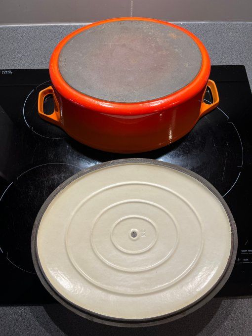 Grande cocotte en fonte, marque Chasseur, taille 33 cm