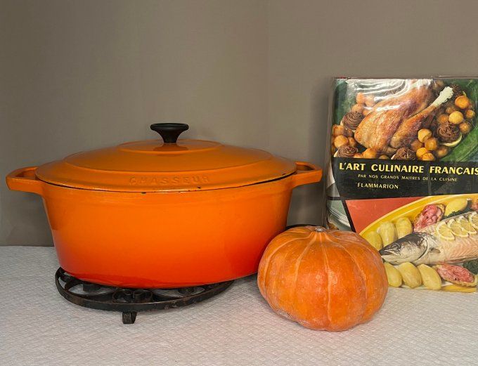 Grande cocotte en fonte, marque Chasseur, taille 33 cm