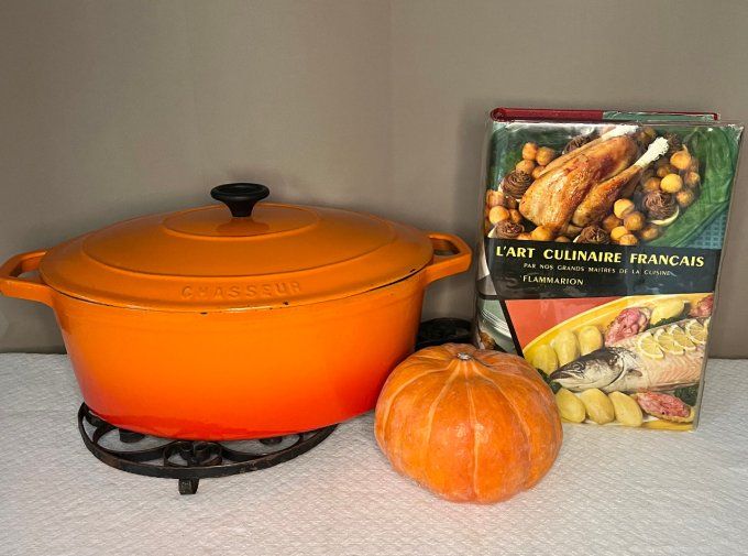 Grande cocotte en fonte, marque Chasseur, taille 33 cm