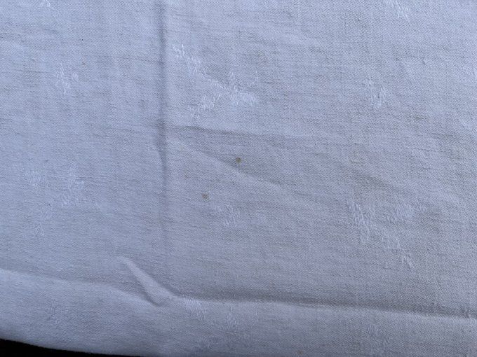 Grande nappe ancienne damassée et monogrammée FC
