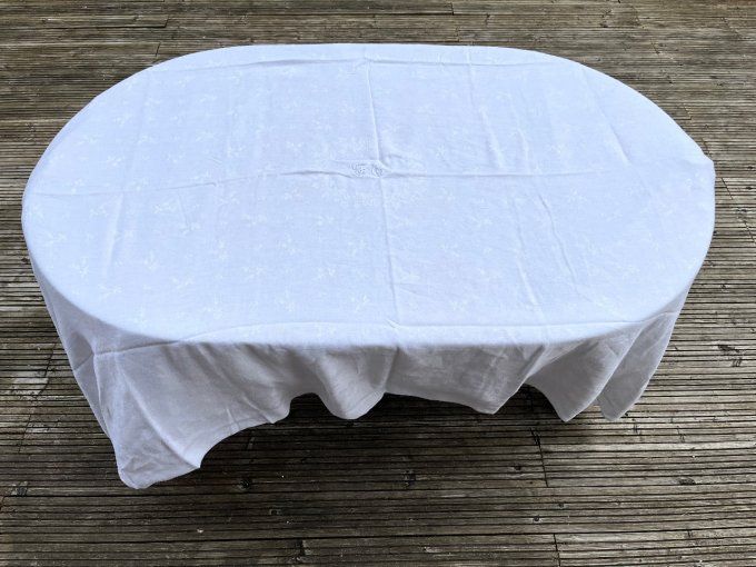 Grande nappe ancienne damassée et monogrammée FC