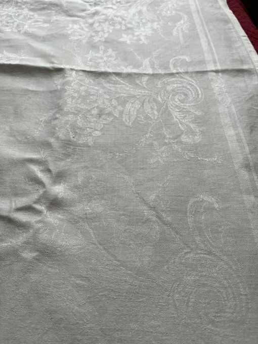 Grande nappe et 12 serviettes en coton damassé, initiales MA