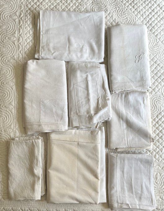 Gros lot de 8 drap anciens en lin et métis, avec défauts