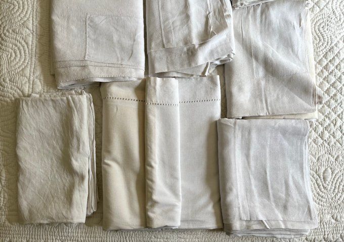 Gros lot de 8 drap anciens en lin et métis, avec défauts