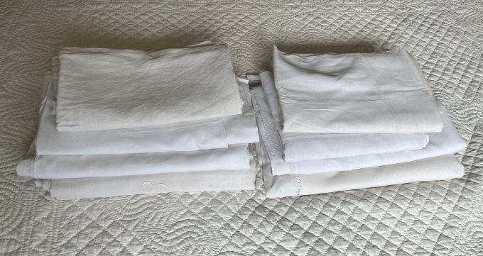 Gros lot de 8 drap anciens en lin et métis, avec défauts