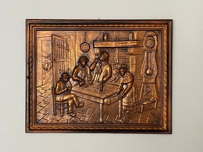 Tableau bas-relief en cuivre repoussé - Scène de vie rustique signée SL