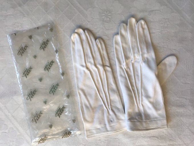 Ancienne paire de gants blans,  Neufs, marque Filex des années 50