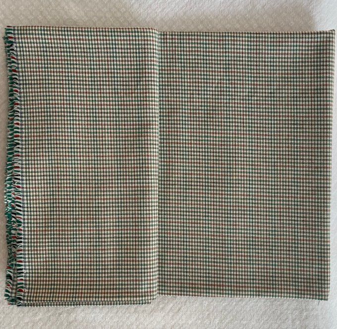 Coupon de tissu à carreaux, tartan Gun Club vert bordeaux
