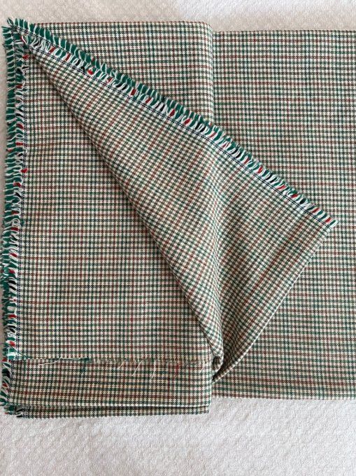 Coupon de tissu à carreaux, tartan Gun Club vert bordeaux