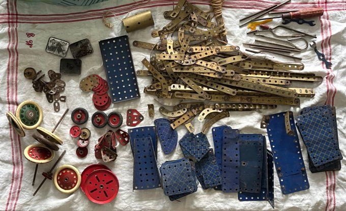 Lot d'anciennes pièces Meccano, jouet des années 50