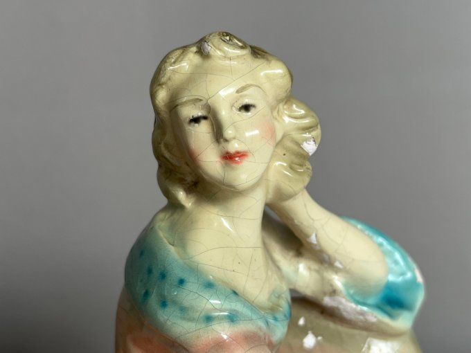 Ancienne statuette en plâtre, femme avec chiens, Art déco  